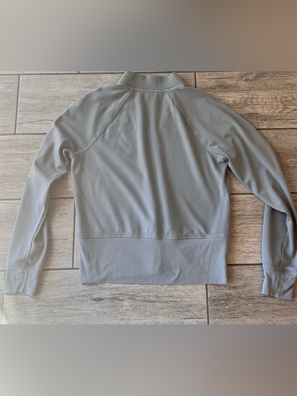 Athleta Lightweight Eastbound Pullover Sweatshirt Sage Gray XS Travel Athleisure - Picture 5 of 10